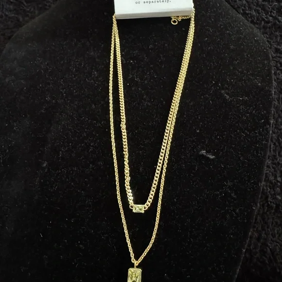 Elegant Gold Layered Necklace - Picture 1 of 3